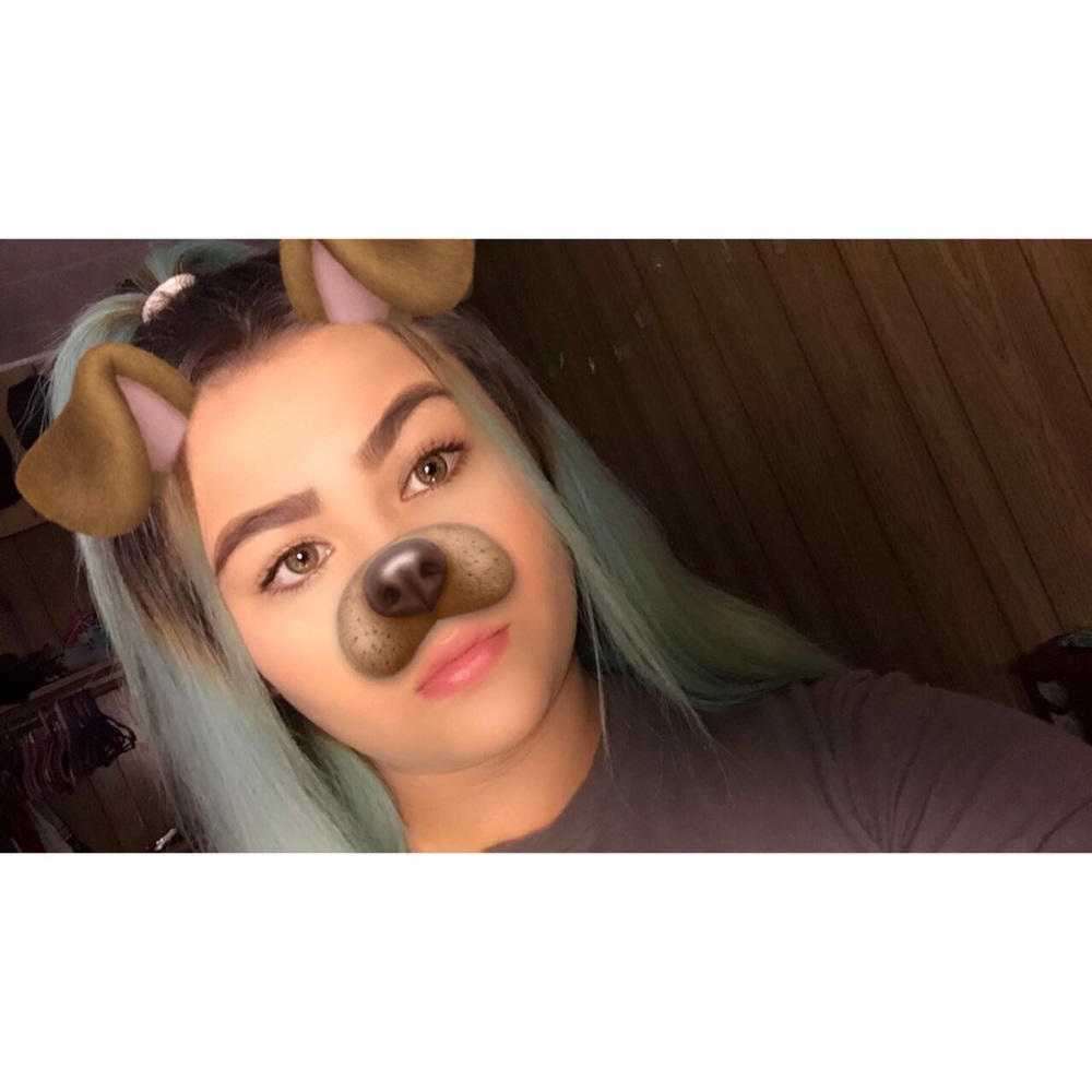 Meet your Posher, Katelyn